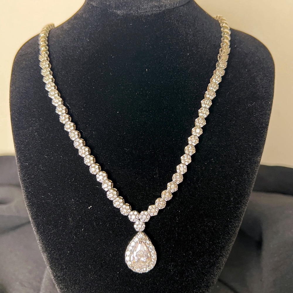 Silver Tone Rhinestone‎ Halo Teardrop Tennis Necklace Pear Cut Pendant 19" L